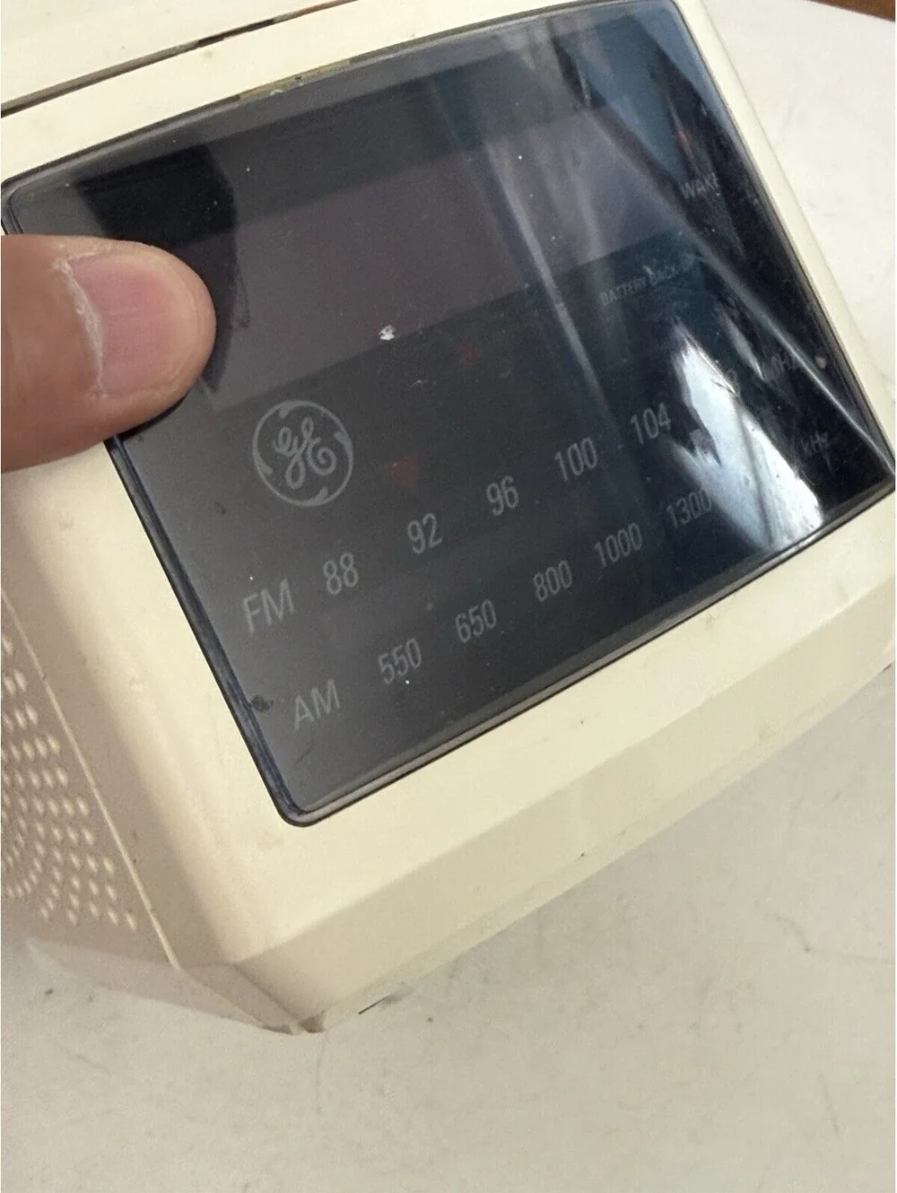 General Electric GE Digital Alarm Clock Vintage AM/FM Radio 7-4606WHA - Works